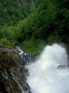 Gwen dans la grande cascade